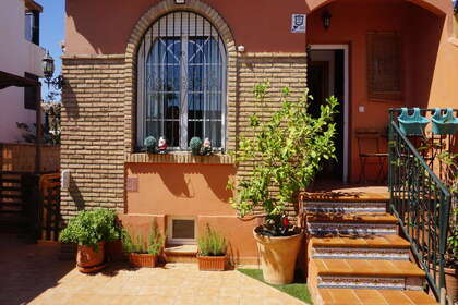Semi-parcel huse til salg i La Quinta, Alhendín, Granada. 