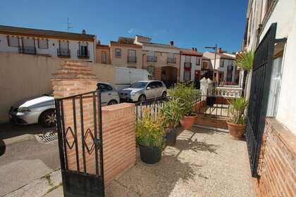 Klynge huse til salg i Pinos Puente, Granada. 